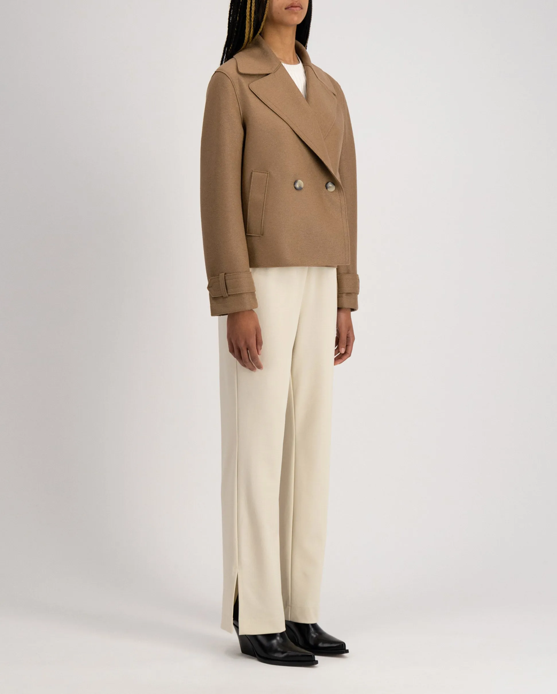 CROPPED PRESSED WOOL PEACOAT / TAN