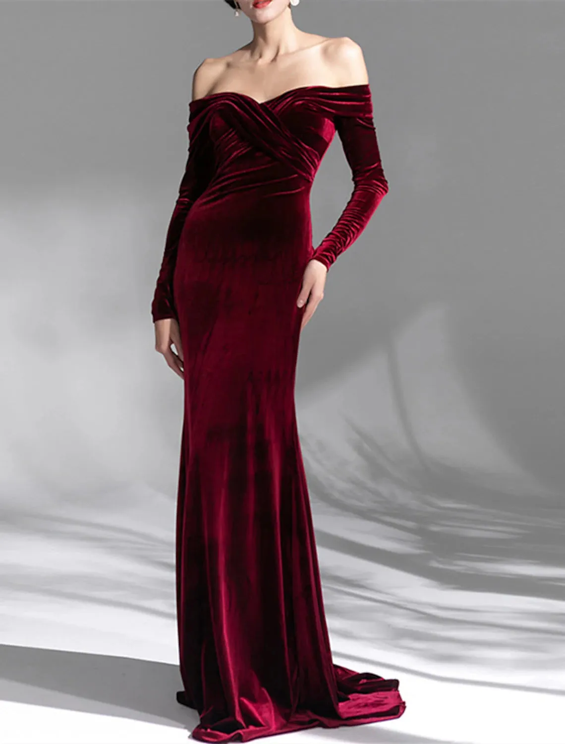 Mermaid / Trumpet Evening Gown Open Back Dress Formal Wedding Guest Sweep / Brush Train Long Sleeve Off Shoulder Velvet with Ruched