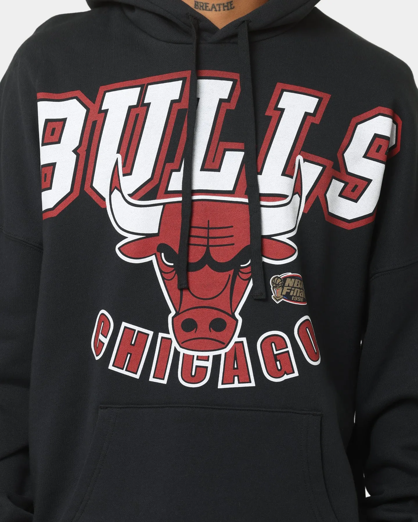 Mitchell & Ness Chicago Bulls XL Invert Arch Vintage Hoodie Faded Black