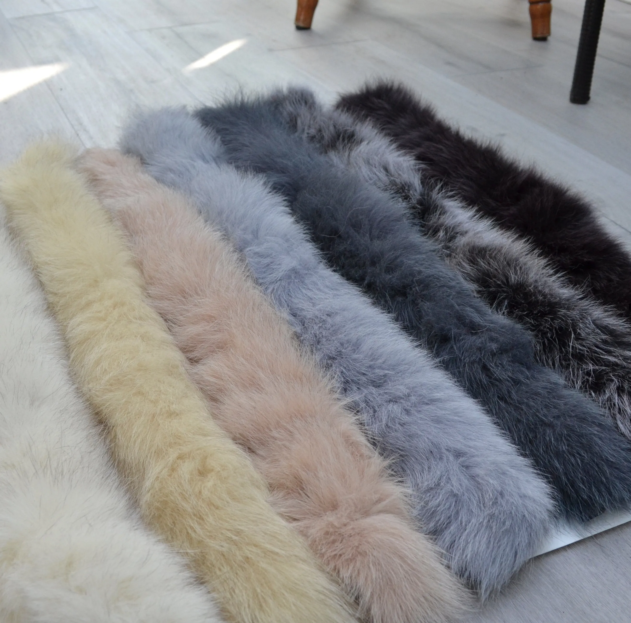 READY TO SHIP, Extra Long Real Fox Fur (Tail) Trim Hood, Fur collar trim, Fox Fur Collar, Fur Scarf, Fur Ruff, Fur Hood, Fur stripe, Powder