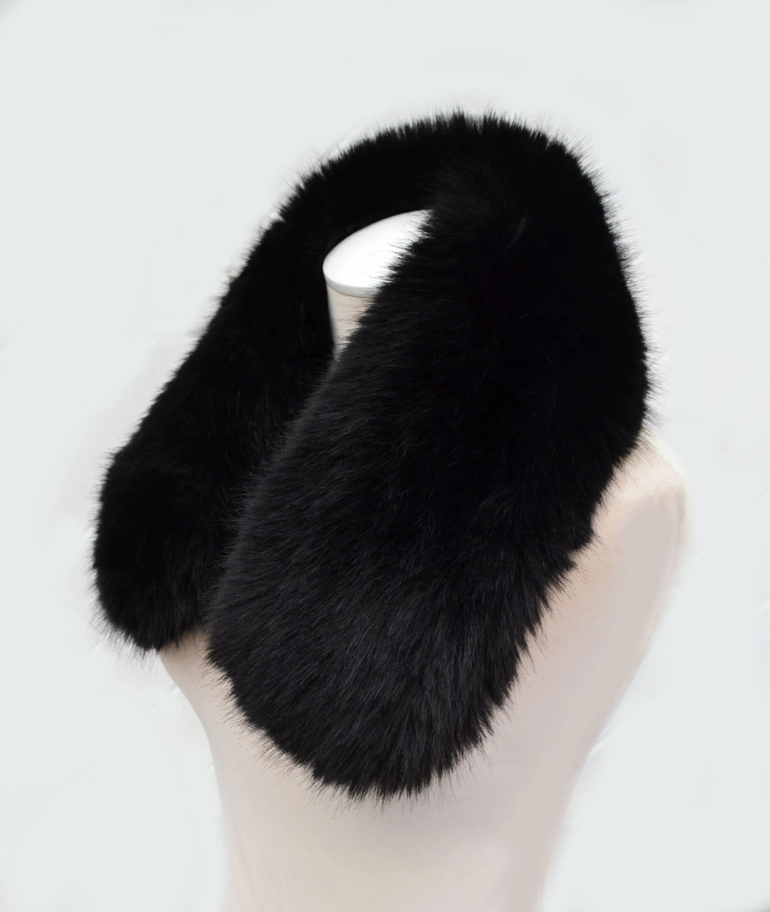 READY to SHIP XL Black Silky Faux Fur Vegan Trim Hood 70 cm, Faux Fur Collar Trim Like Real Fox, Fake Fur, Fur Fabric Ruff, Faux Fur Hood,