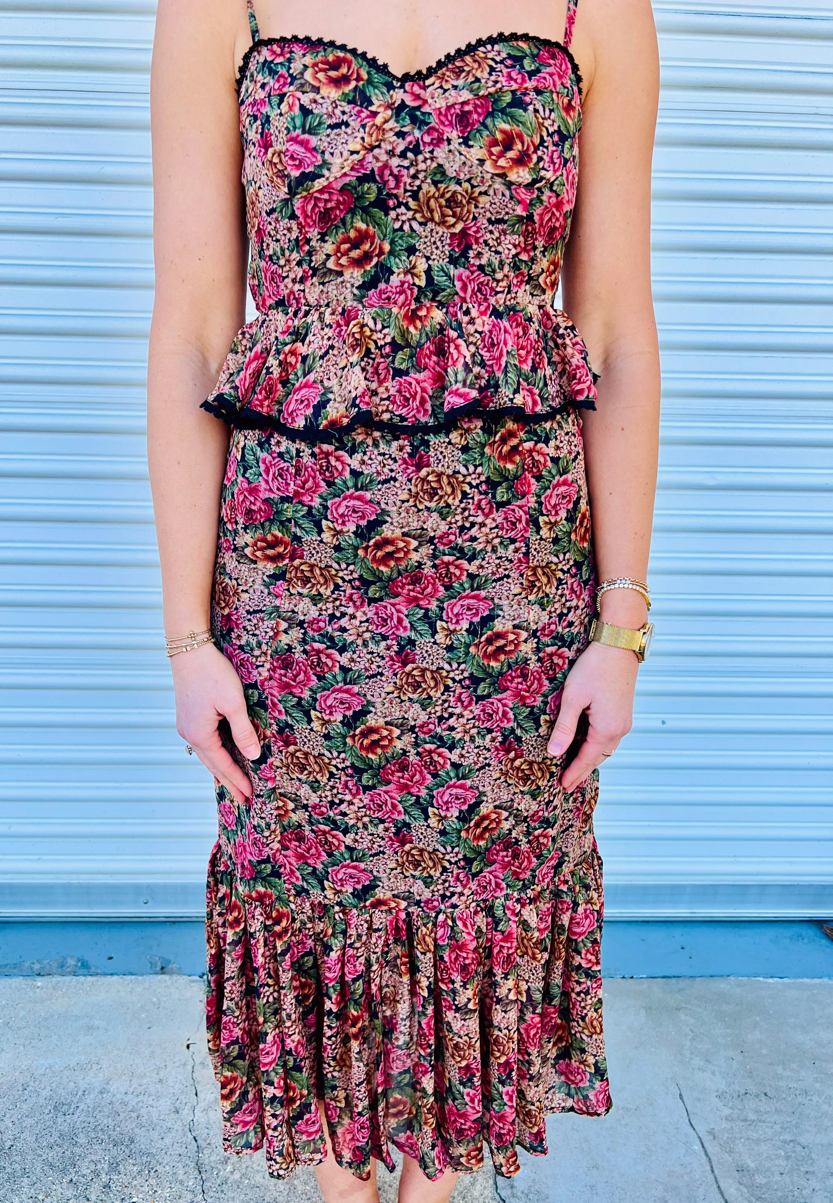 VINTAGE FLAIR ROSE RUFFLED MAXI DRESS